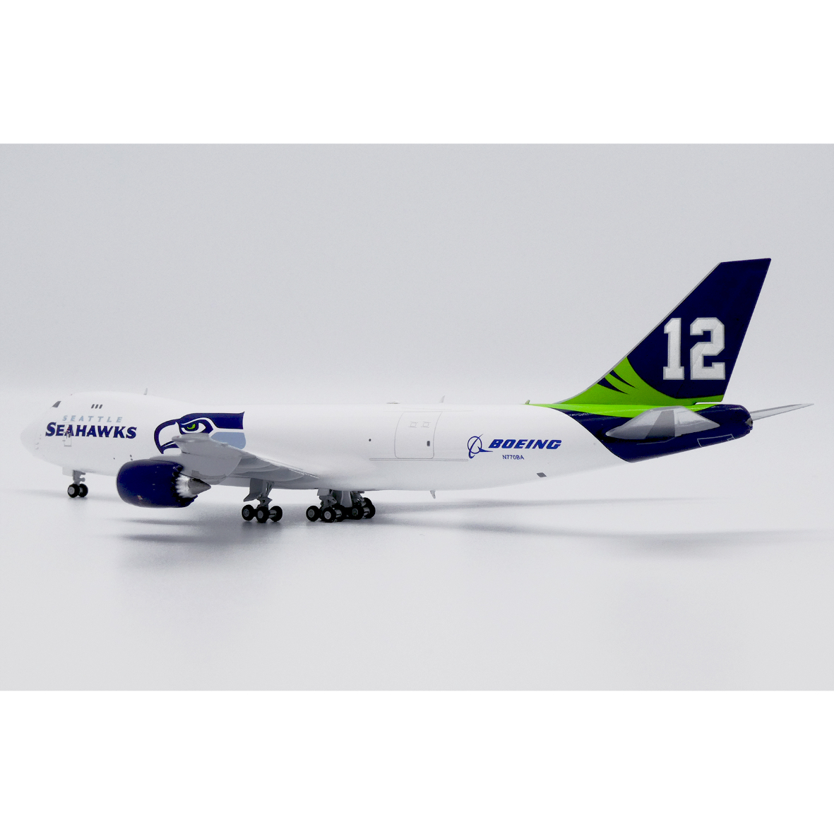 お取り寄せ商品】1/400 747-8F ボーイング社「シアトル・シーホークス