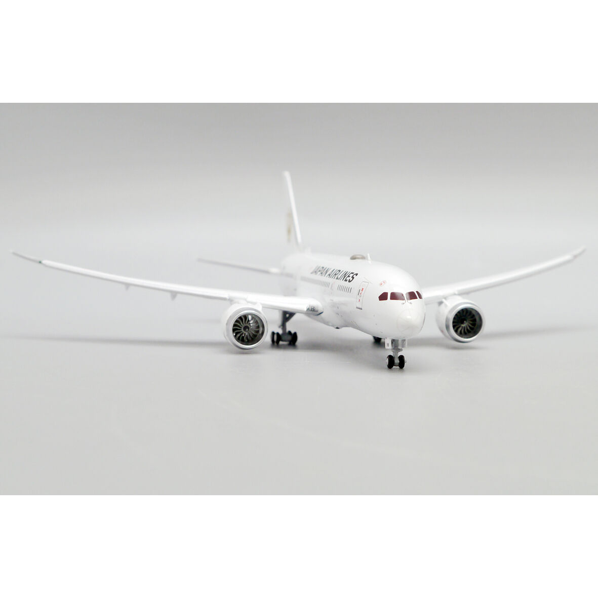 非売品・新商品情報】1/400 787-8 JAL[金の鶴丸ロゴ] JA835J