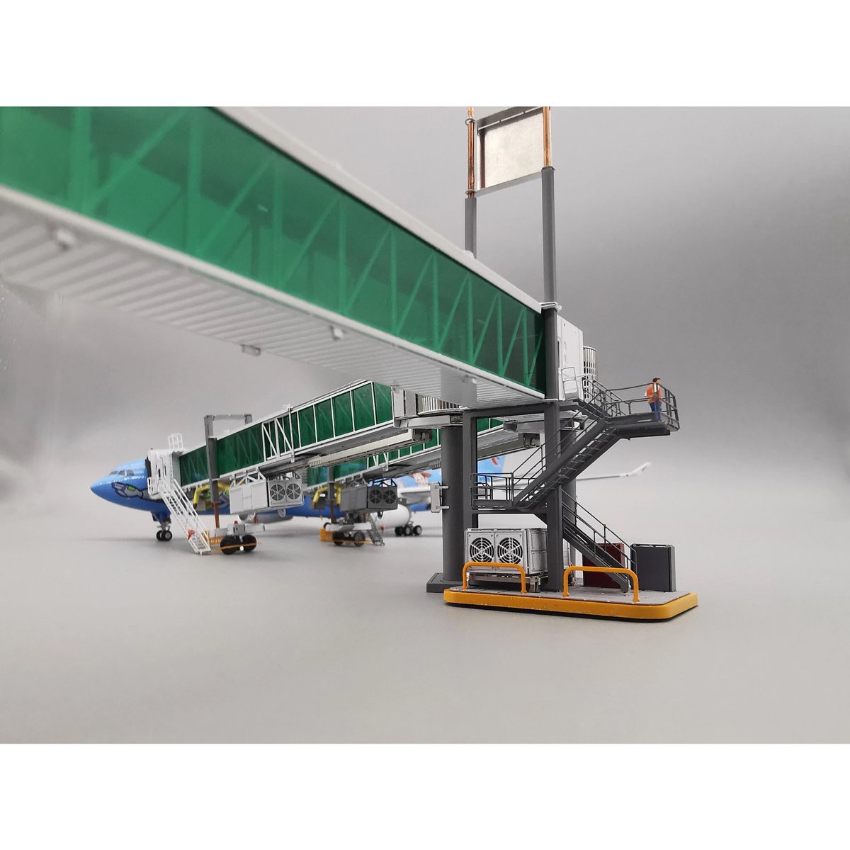 ボーディングブリッジ 1/200 JC wings PBB Amazon | JC Wings 1:200