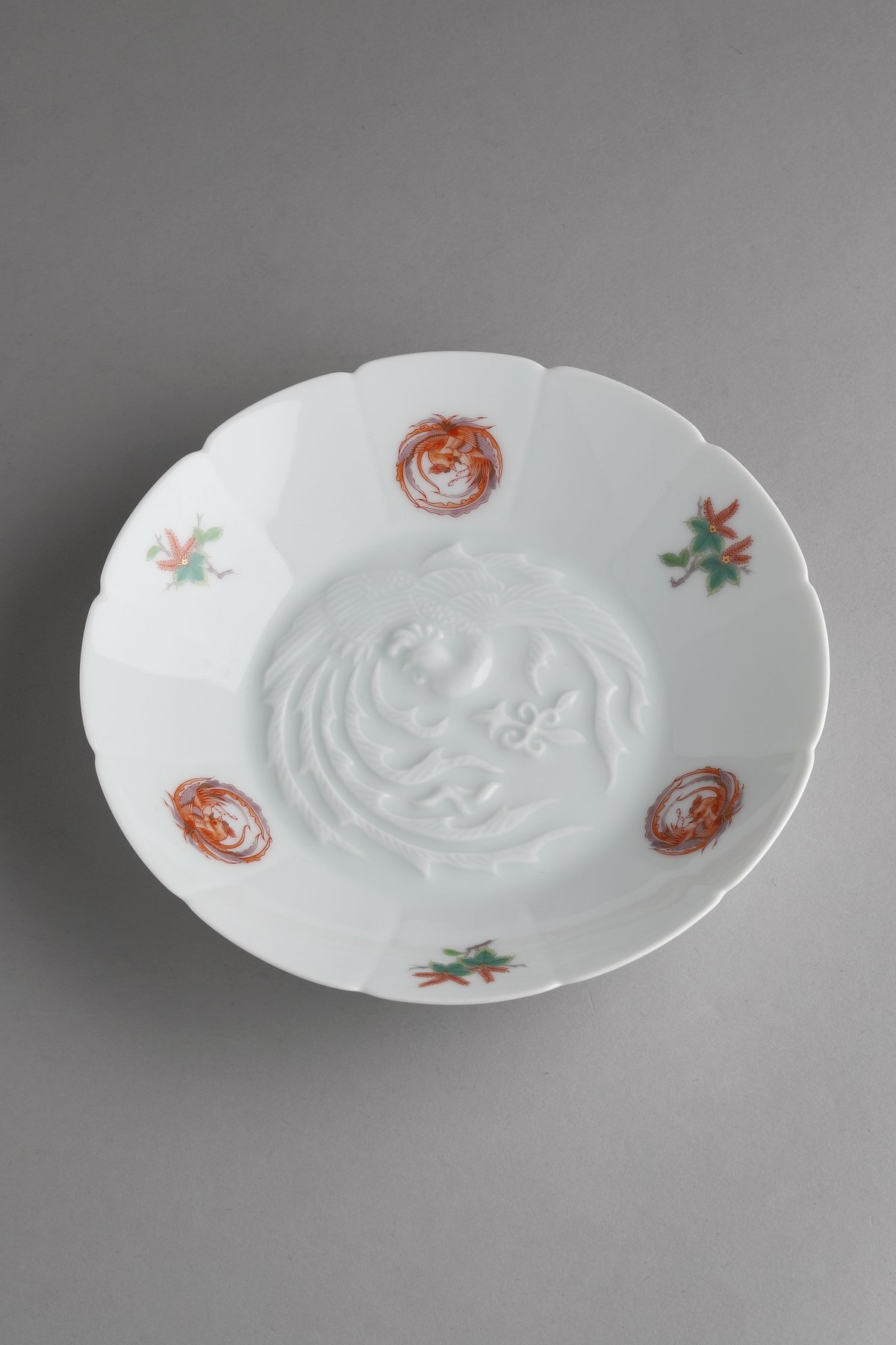 桐鳳凰丸紋 陽刻6寸鉢(ラヴィオジャポン深川製磁ダブルネーム) | La