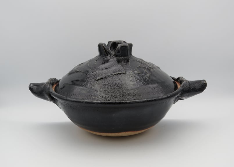 稲葉直人 黒釉薬の2人用土鍋 | 工藝舎 オンラインショップ