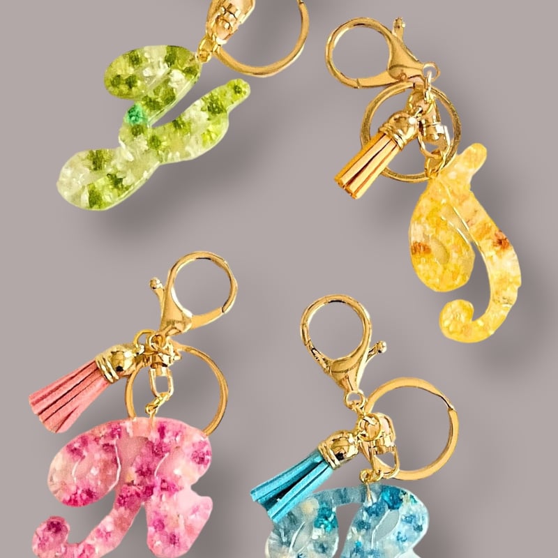 ドライフラワーのイニシャルキーホルダー(筆記体） | mahalo3store