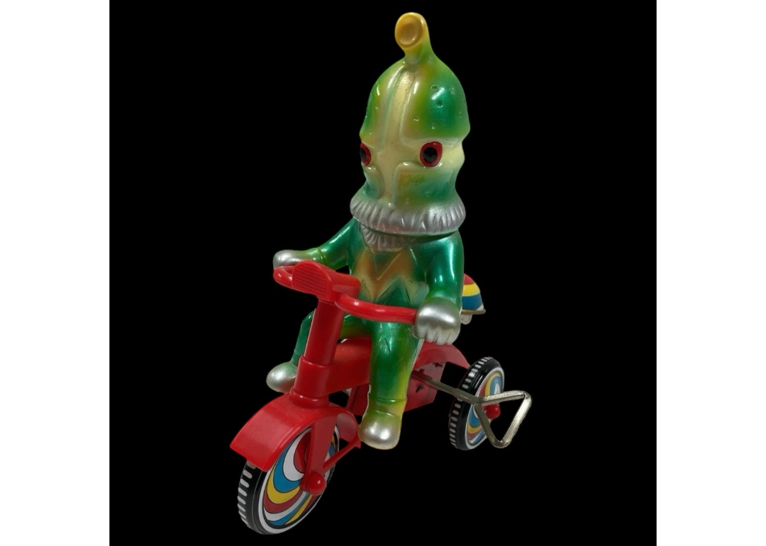 ケムール人三輪車（Classic Recolor）グリーン×シルバーVer