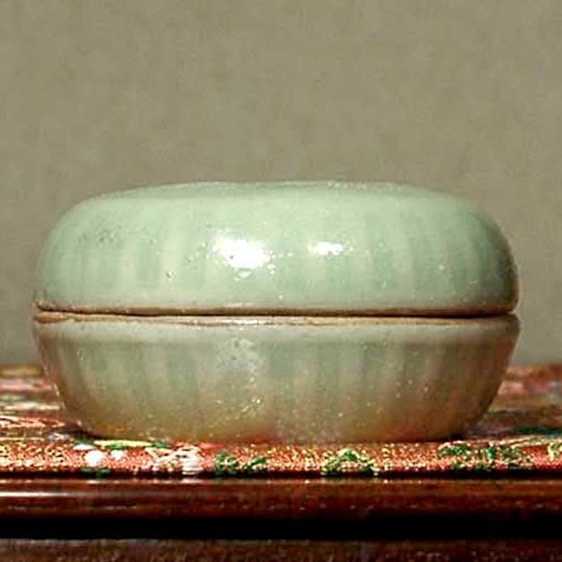 京焼・清水焼 真清水蔵六 作 青磁「字」香合 無傷 箱誂 保証