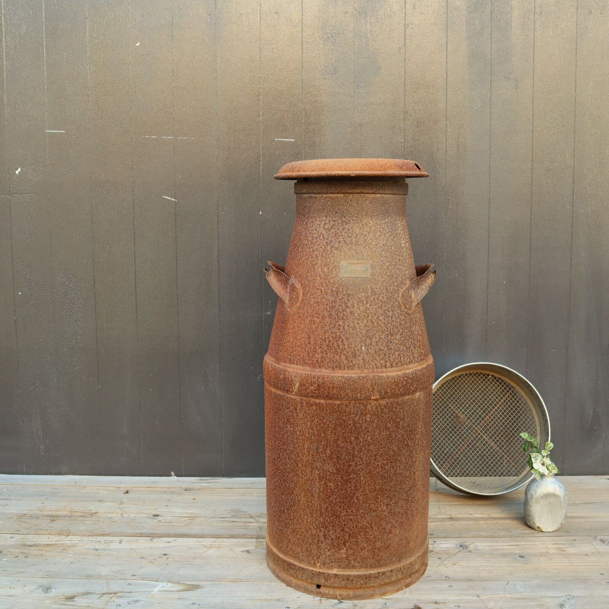 A015 古くて錆のある 鉄製の牛乳缶/ミルク缶 75㎝ | 庭の古道具 misora