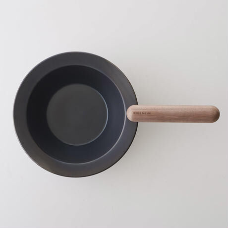パーミュキラ 鋳鉄製フライパン 木製ハンドル ウォルナット