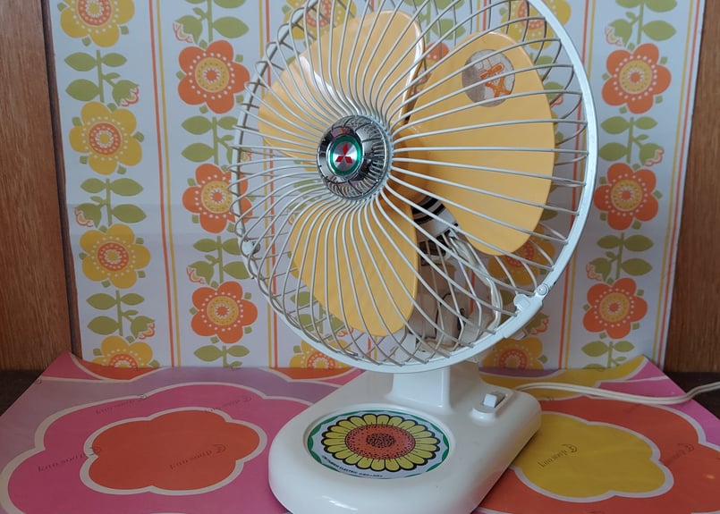 三菱🌻ひまわり柄の卓上扇風機 | あんちーくKIDAN STORE