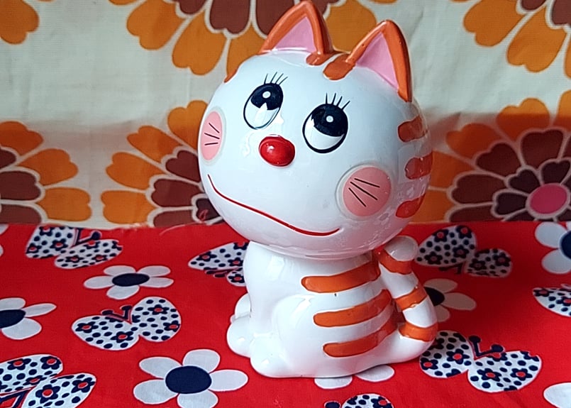 内藤ルネ・猫の陶器🐈‍⬛ ͗貯金箱 | あんちーくKIDAN STORE