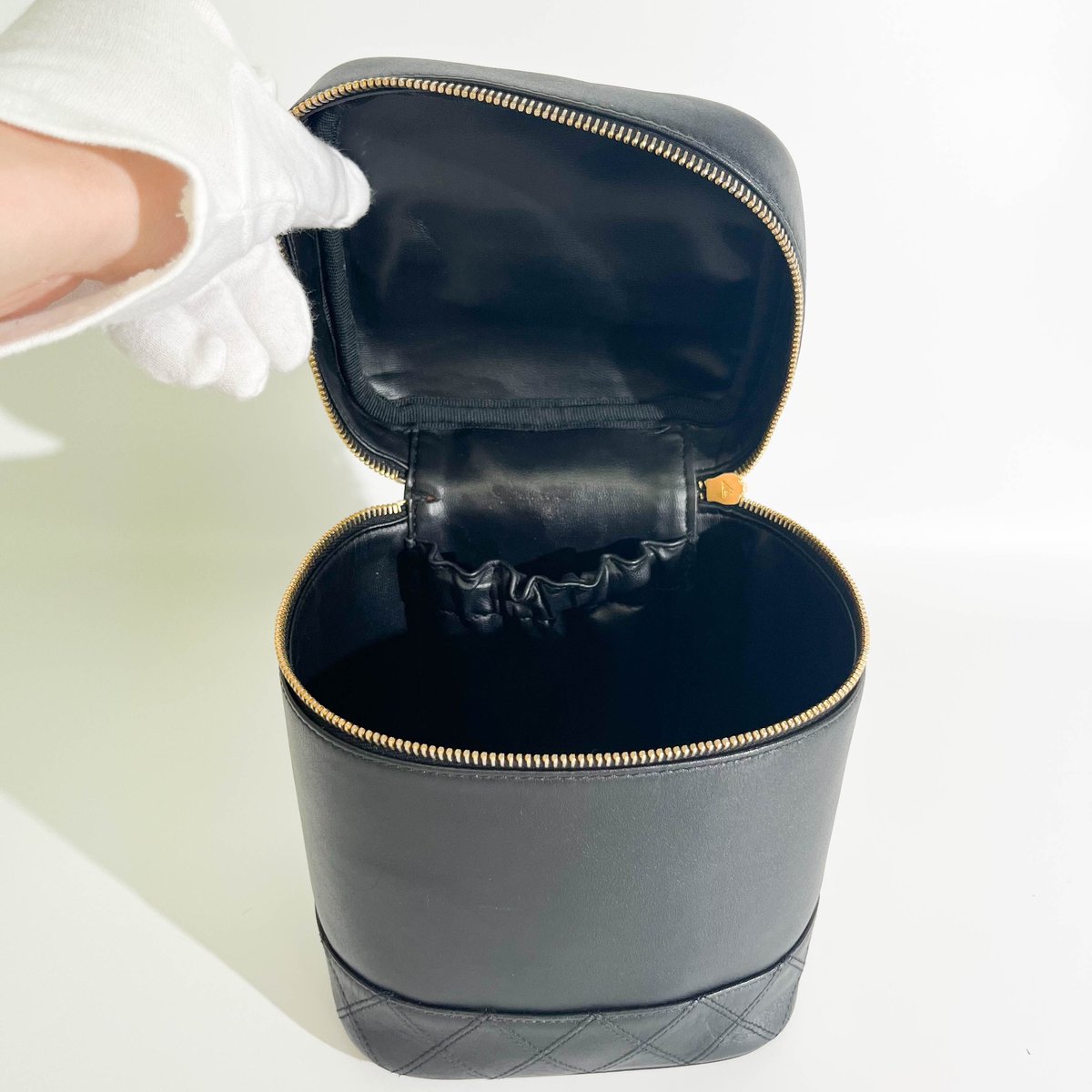 シャネル ビコローレ バニティバッグ | HIVE Collective