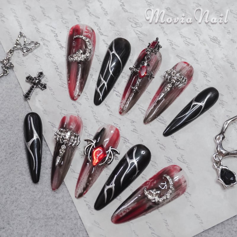 ネイルチップ☆地雷y2kサブカル☆黒赤☆悪魔十字架チャームバンギャ