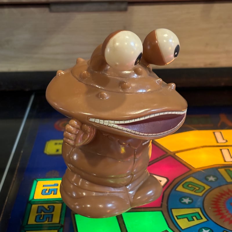 大和銀行非売品 カネゴン貯金箱 | アンティーク家具と喫茶キャバレーの