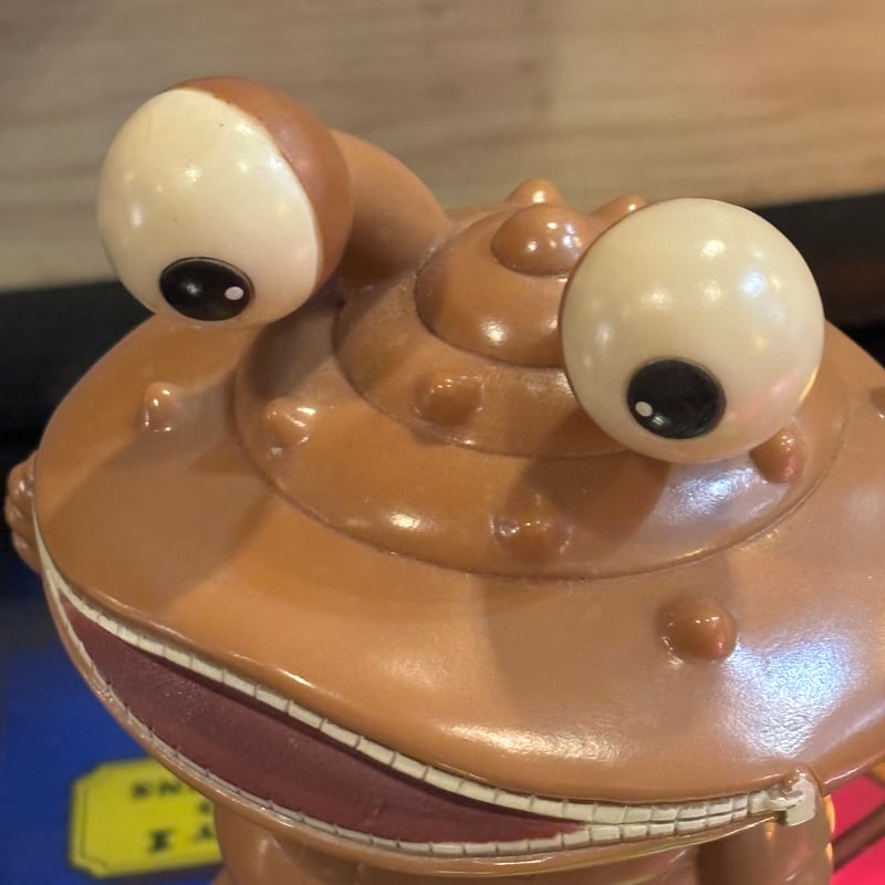 大和銀行非売品 カネゴン貯金箱 | アンティーク家具と喫茶キャバレーの