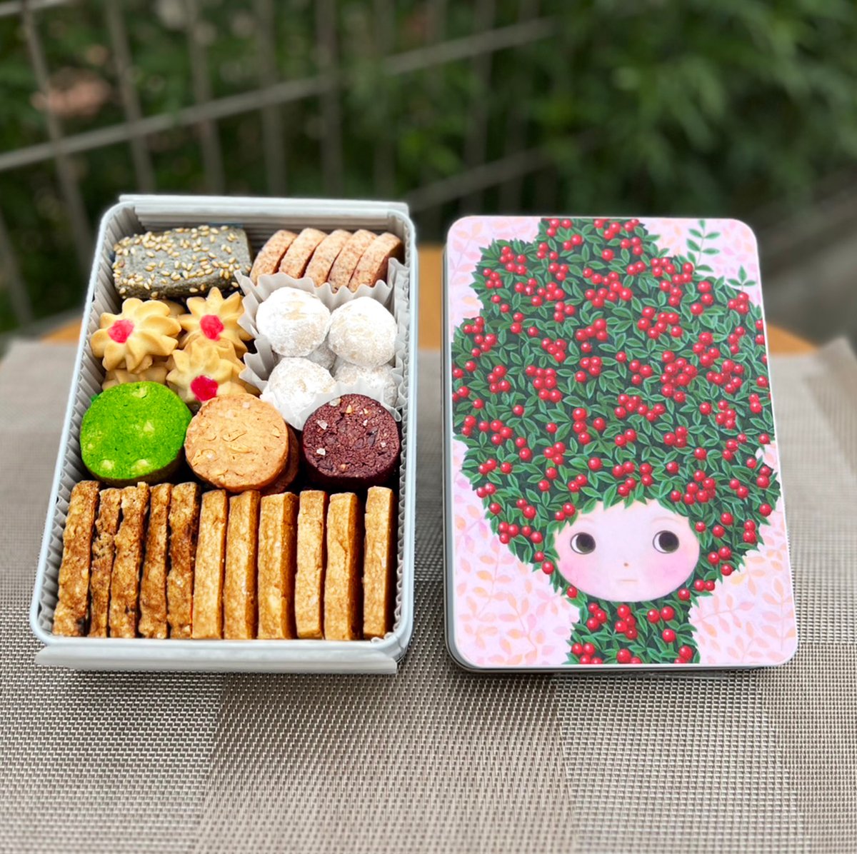 ✨NEW アーティストデザインクッキー缶6（goasa）（9種類）冬