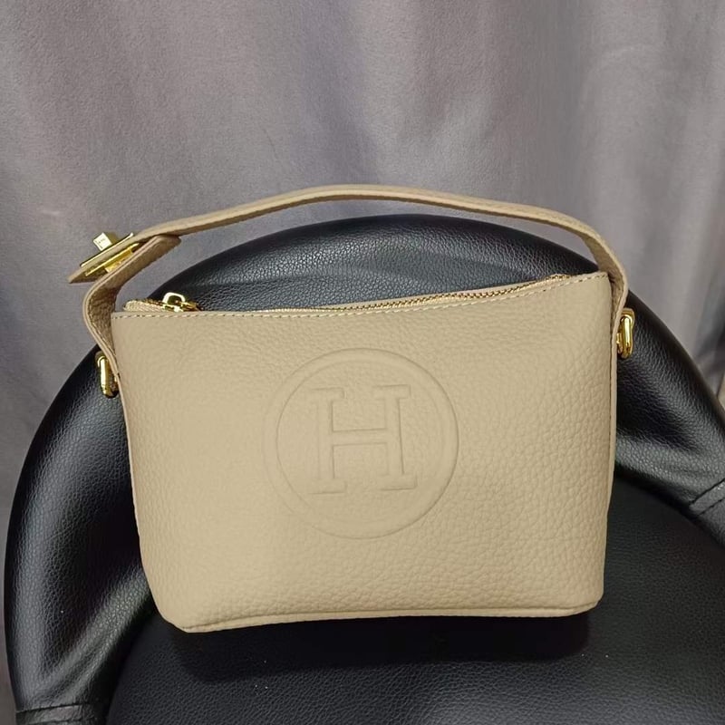 予約】本革 Hロゴ 2way レザー ミニバッグ ショルダーストラップ付き