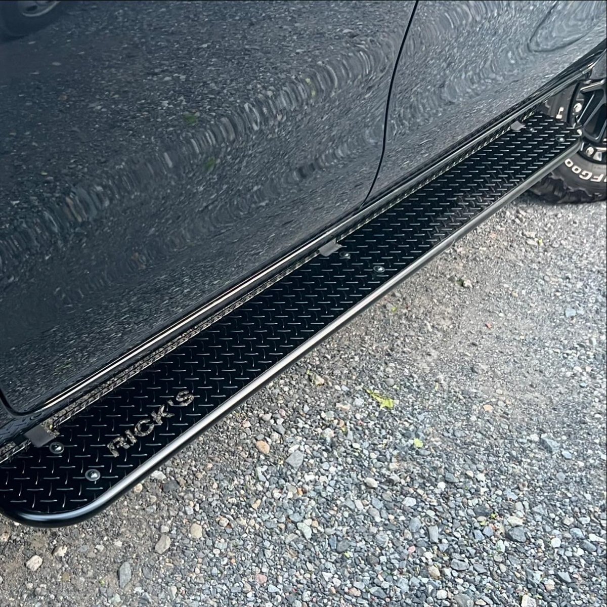 RICK'S サイドステップ（RICK'Sロゴ） スチール製縞板鋼板ブラック塗装