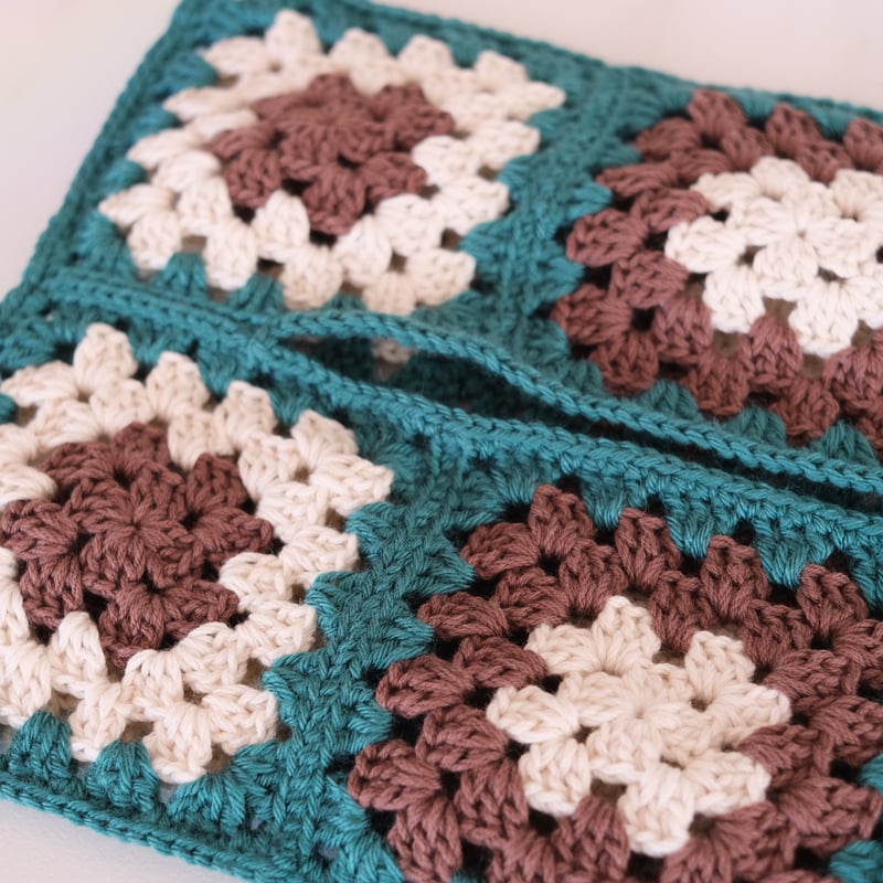 ダウンロード編み図・PDF【かぎ針編み】グラニースクエアのティッシュ