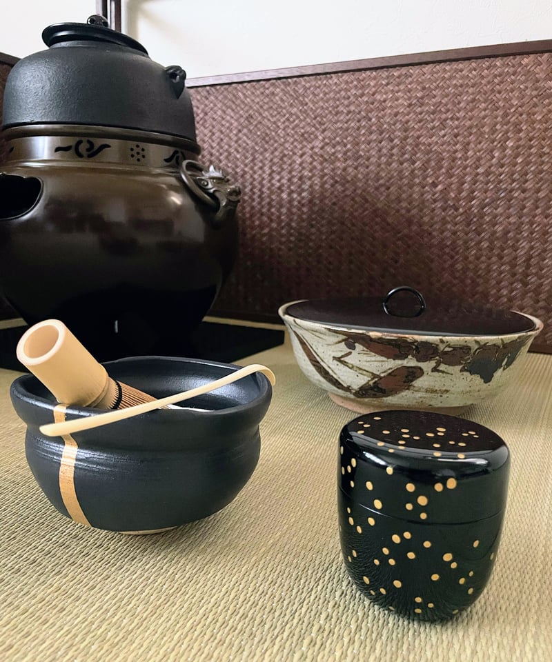 美品 在銘 共箱付き】豊窯 寺田康夫造 瀬戸黒沓形茶碗 瀬戸焼 | ginyoudo