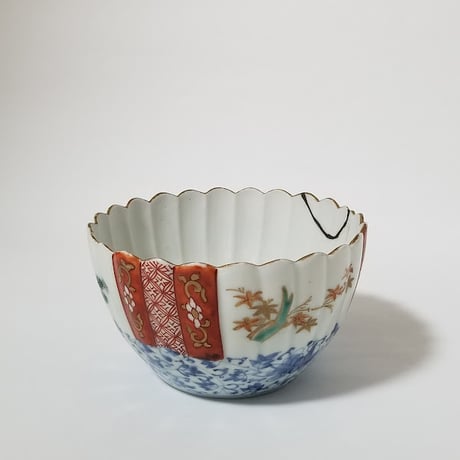 伊万里色絵唐草文に花図輪花縁猪口5個 [B28108] 伊万里色絵唐草文に花