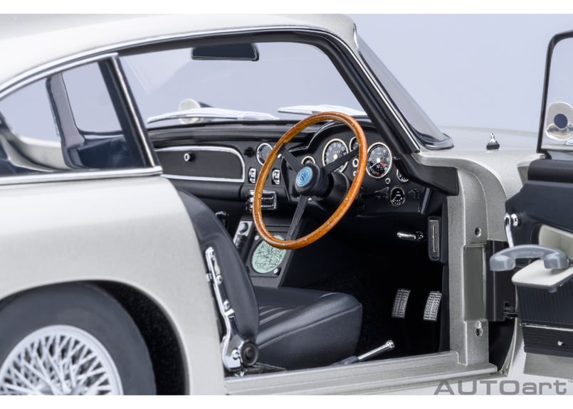 AUTOart 1/18 アストンマーチン DB5 「007／ゴールドフィンガー