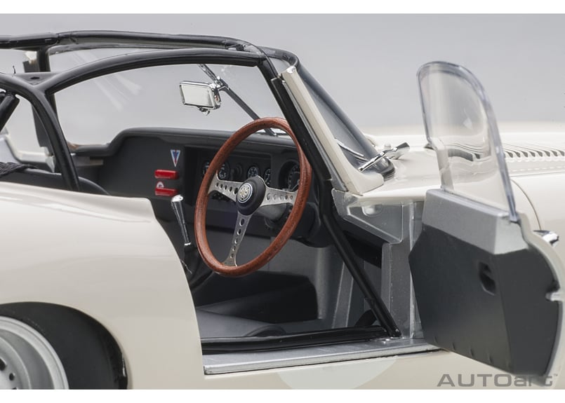 AUTOart 1/18 ジャガー ライトウェイト Eタイプ （ホワイト） 73649 | A