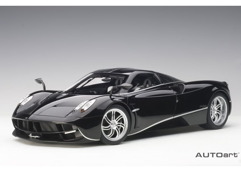 AUTOart 1/12 パガーニ ウアイラ (ブラック/シルバー・ストライプ