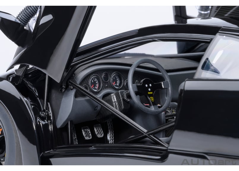 AUTOart 1/18 ランボルギーニ ディアブロ GTR （ブラック） 79137 | A