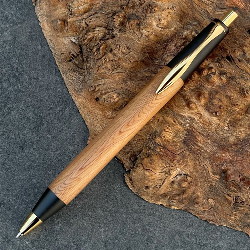 屋久杉 / SINPEN / 2つの内部機構を持つ新感覚の木軸ペン【約23g