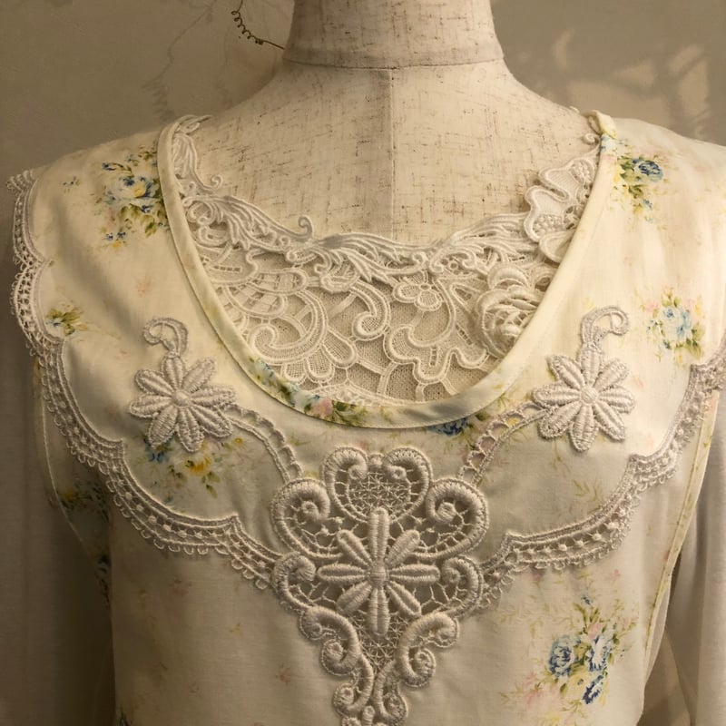 アキアカネ エプロン | さえら POTECHINO マリーアン金沢