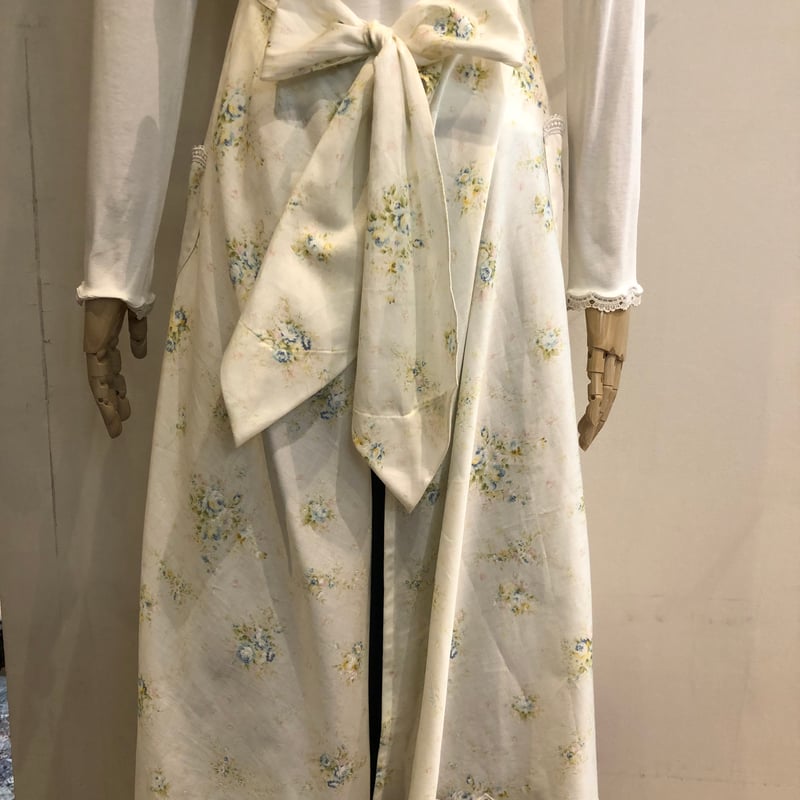 アキアカネ エプロン | さえら POTECHINO マリーアン金沢