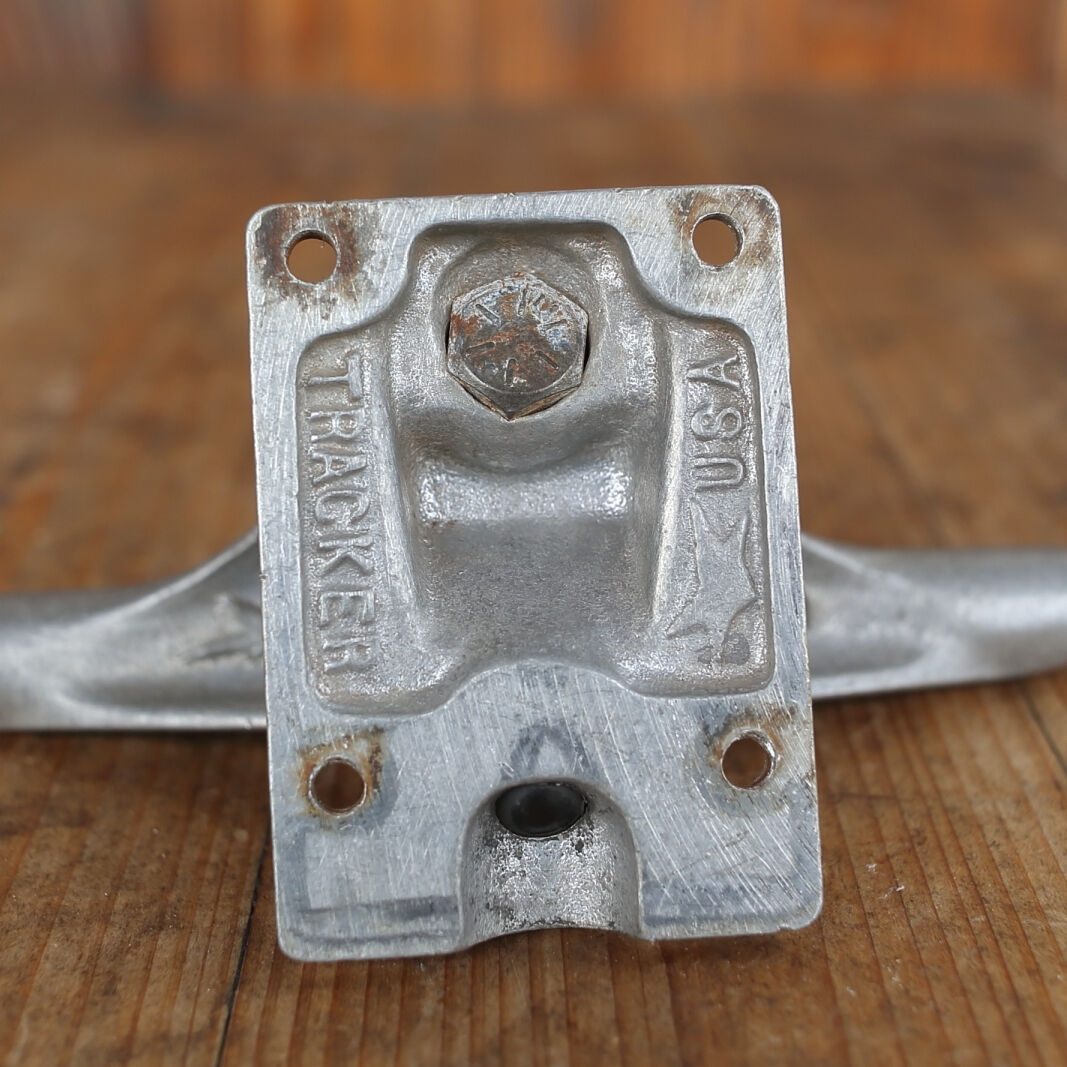 VINTAGE USED]TRACKER TRUCKS B-2 8.4in / トラッカート