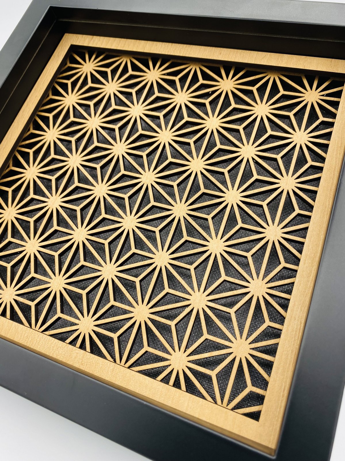 組子細工シリーズ「麻の葉柄」ボックス型フレーム（黒）グレーベース