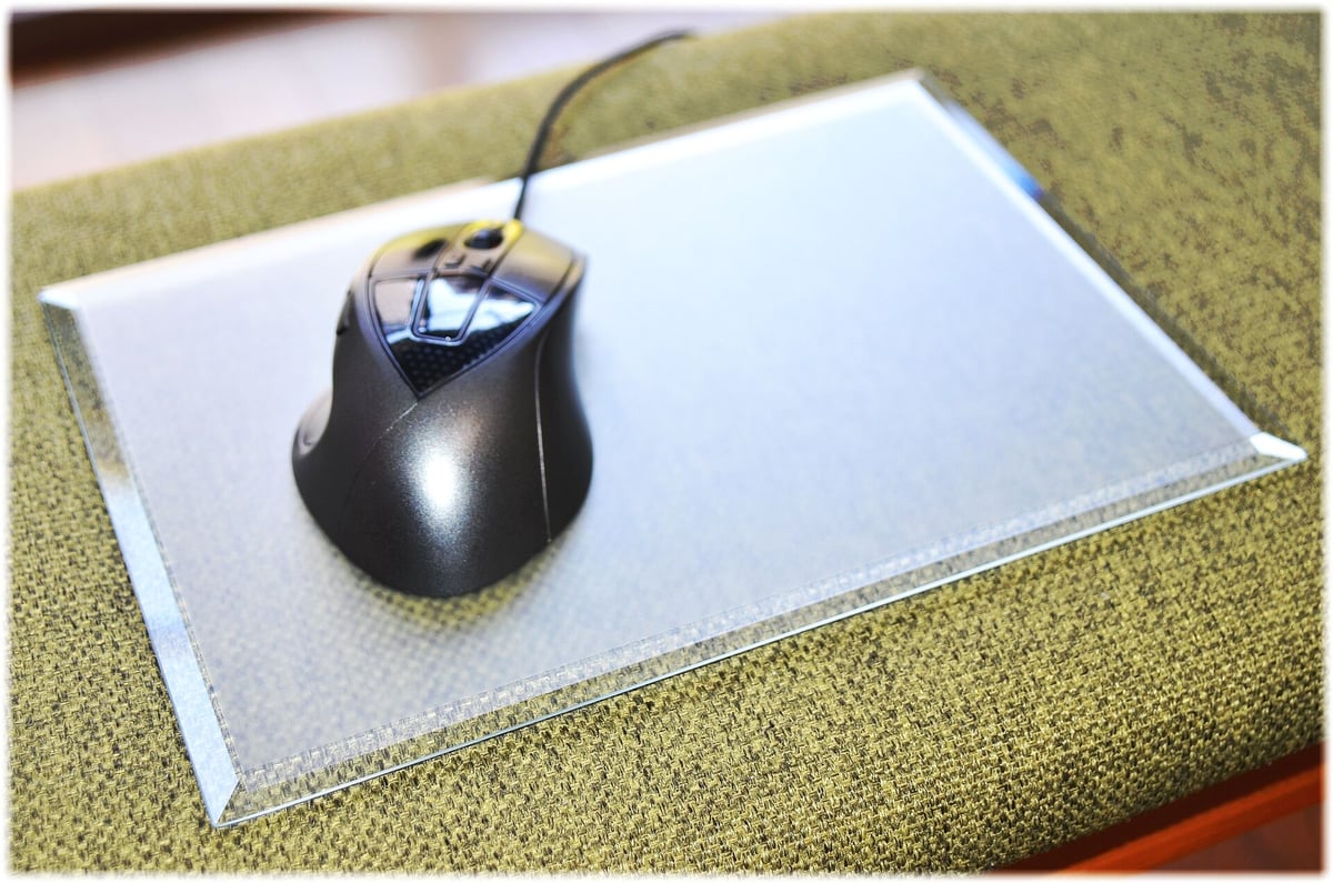 サラサラ質感・ゲーミングガラスマウスパッド【500㎜×500㎜×5㎜厚