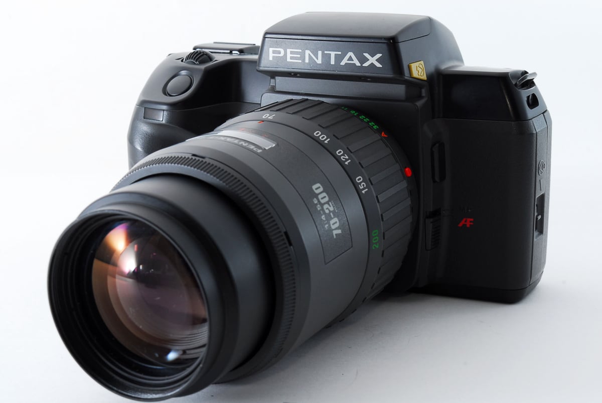 PENTAX SF7 35 FILM CAMERA w/F ZOOM 28-80 3.5-4.