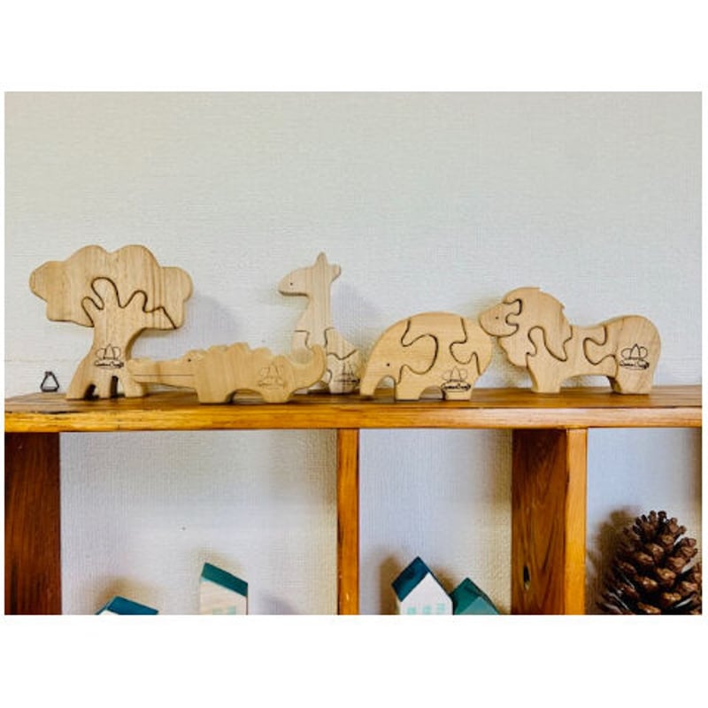 アフリカ大陸 壁掛け 動物12匹 木製パズル 29✖️25 ✖️2、2 アフリカ