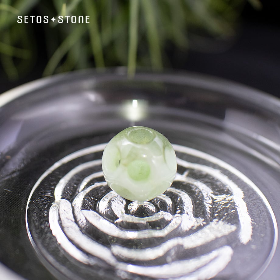 美品 翡翠地球儀 高さ39cm 重さ 5500g 置物 送料込み￼ 美品 翡翠