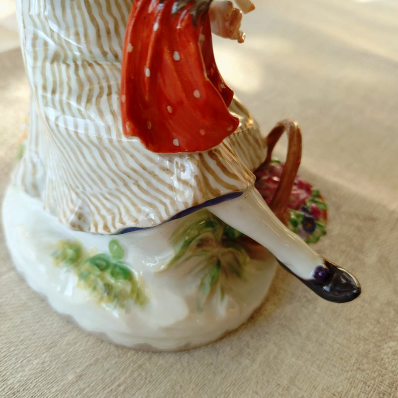 1924年以前MeissenマイセンPaulHelmig原型/人形で遊ぶ女の子のフィギュ