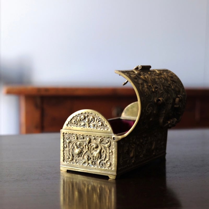 宝箱型 ジュエリーケース 真鍮 フランス アンティーク 0501777