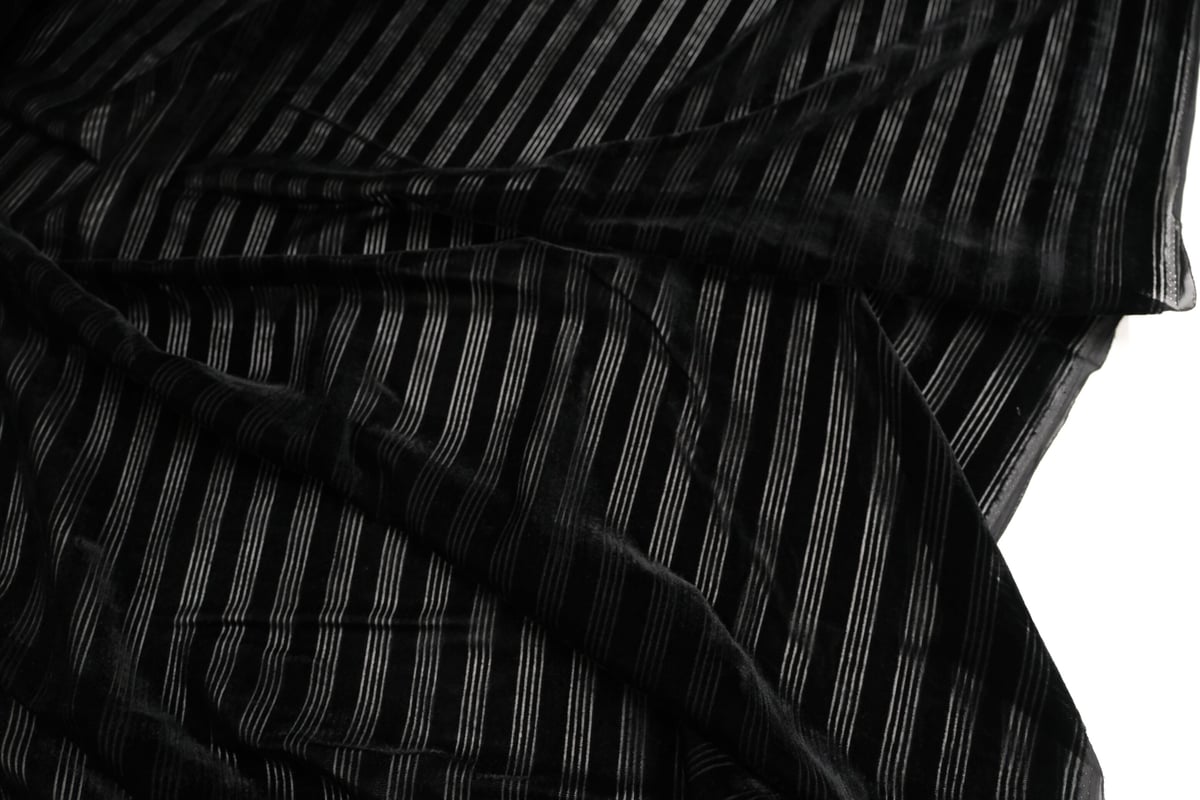 ジョーゼットベルベット ストライプ柄（ブラック）112cm幅