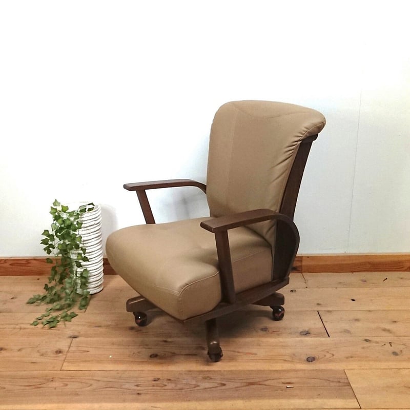 日本製 回転式座面・キャスター付きアームチェア ₌リユース現品・未