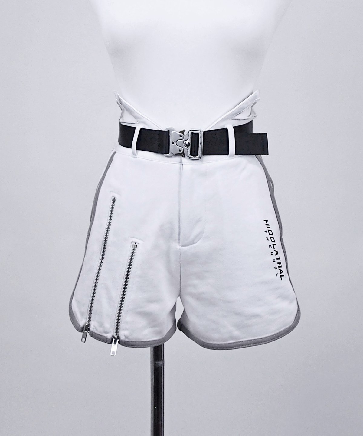 スポーツホットパンツ》WHITE | HIDOLATRAL THEODOL
