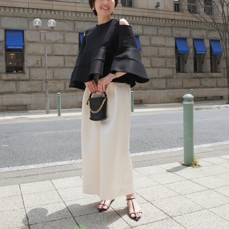 coco heve サテンフレアガウチョパンツ カーキ heve. サテンフレア