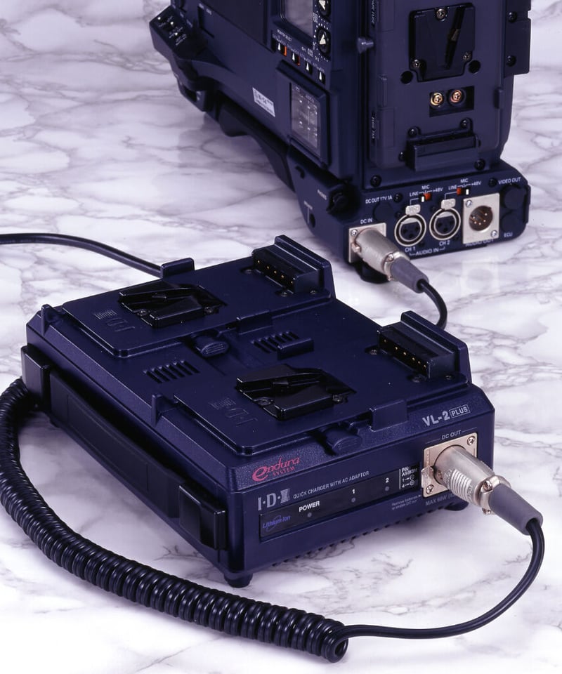 ACアダプター機能付2ch順次急速充電器 VL-2PLUS (税込み定価￥79,860