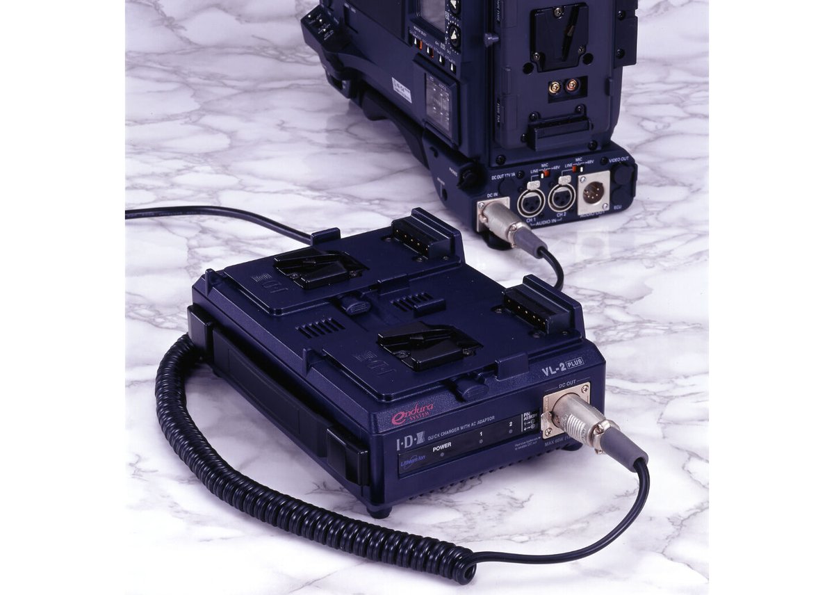 ACアダプター機能付2ch順次急速充電器 VL-2PLUS (税込み定価￥79,860