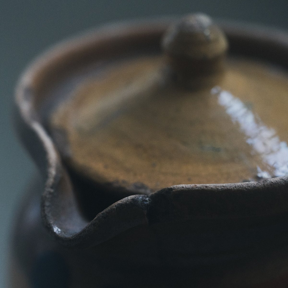 18世紀の陶器の蓋付きピッチャー | kiva（キバ）