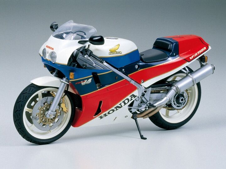 タミヤ 1/12 オートバイ No.57 ホンダVFR750R | ウエサカ模型店