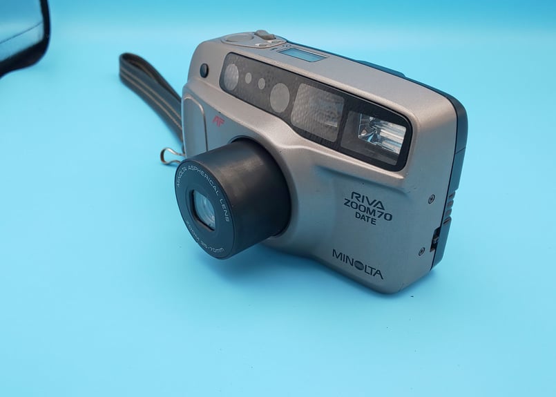 MINOLTA RIVA ZOOM70 DATE カメラ | まに家