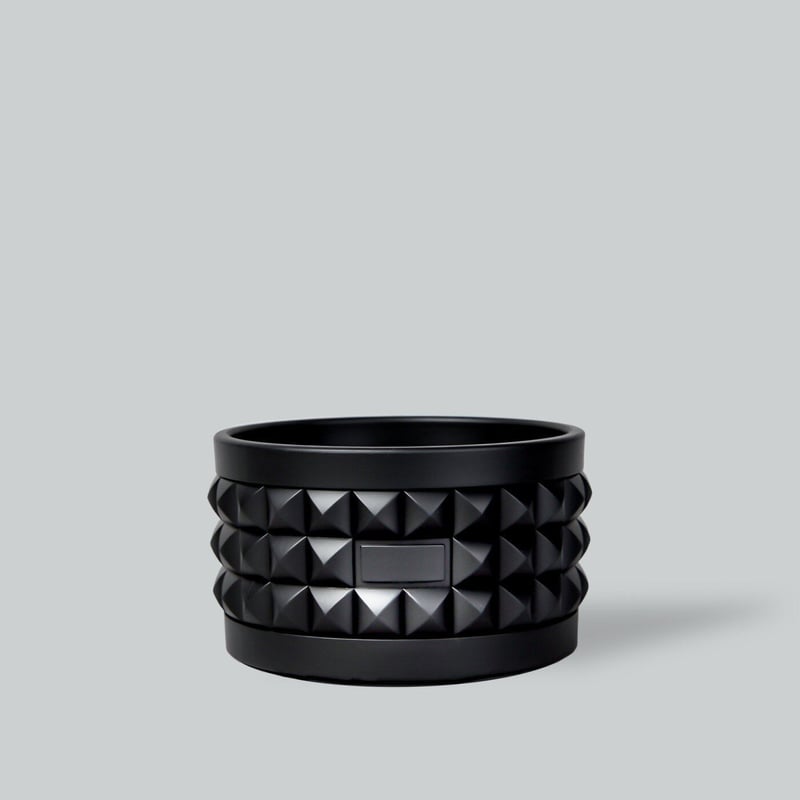 BOTANIZE PLA POT LOW STUDS “Black” | W&Co.