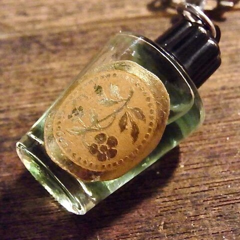 フレンチ キーホルダー 香水 パフューム ボトル | café au paradis