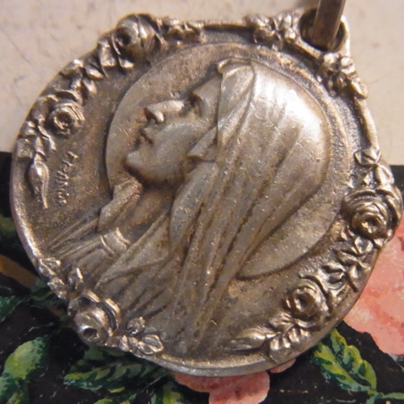 フランス アンティーク メダイ ルルドの泉 聖母マリア 薔薇 ローズ