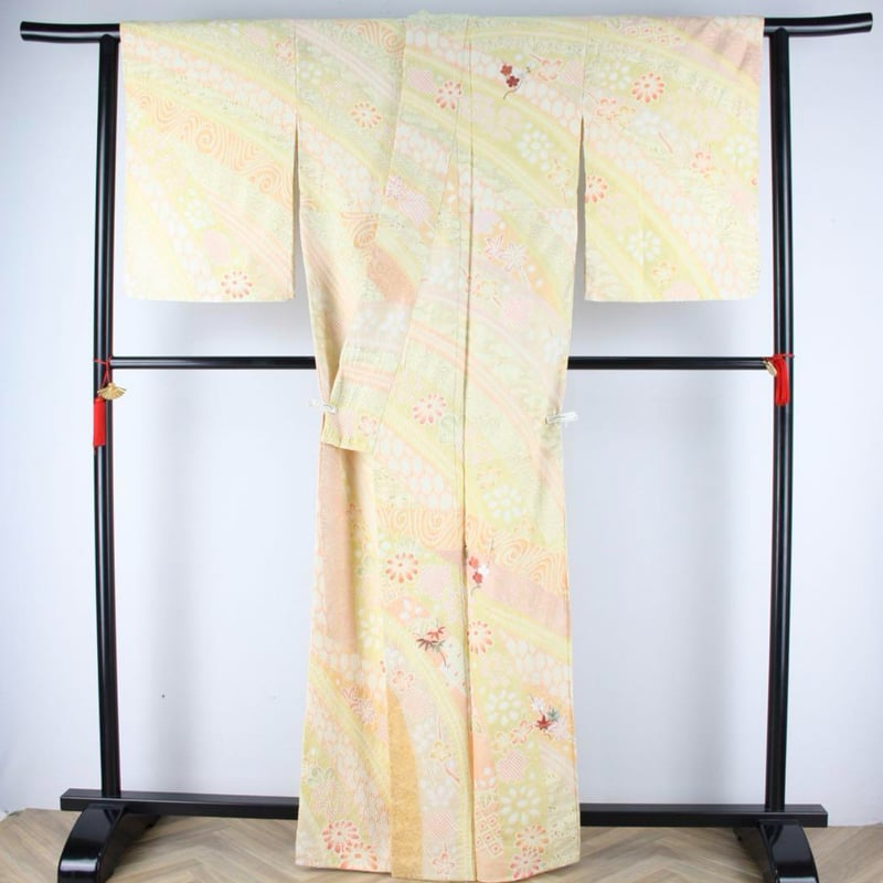 訪問着) しぼり 花刺繍 金糸 しつけ糸有 A3298 | 和ノ藤リユース